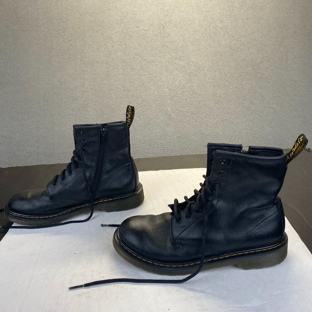 Dr. Martens Mens Short Boots Black Leather Stitch Hole Size US 5 /EUR 37